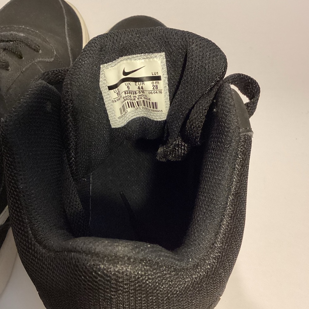 Nike Court Borough size 10, Blk Wht - Picture 5 of 5